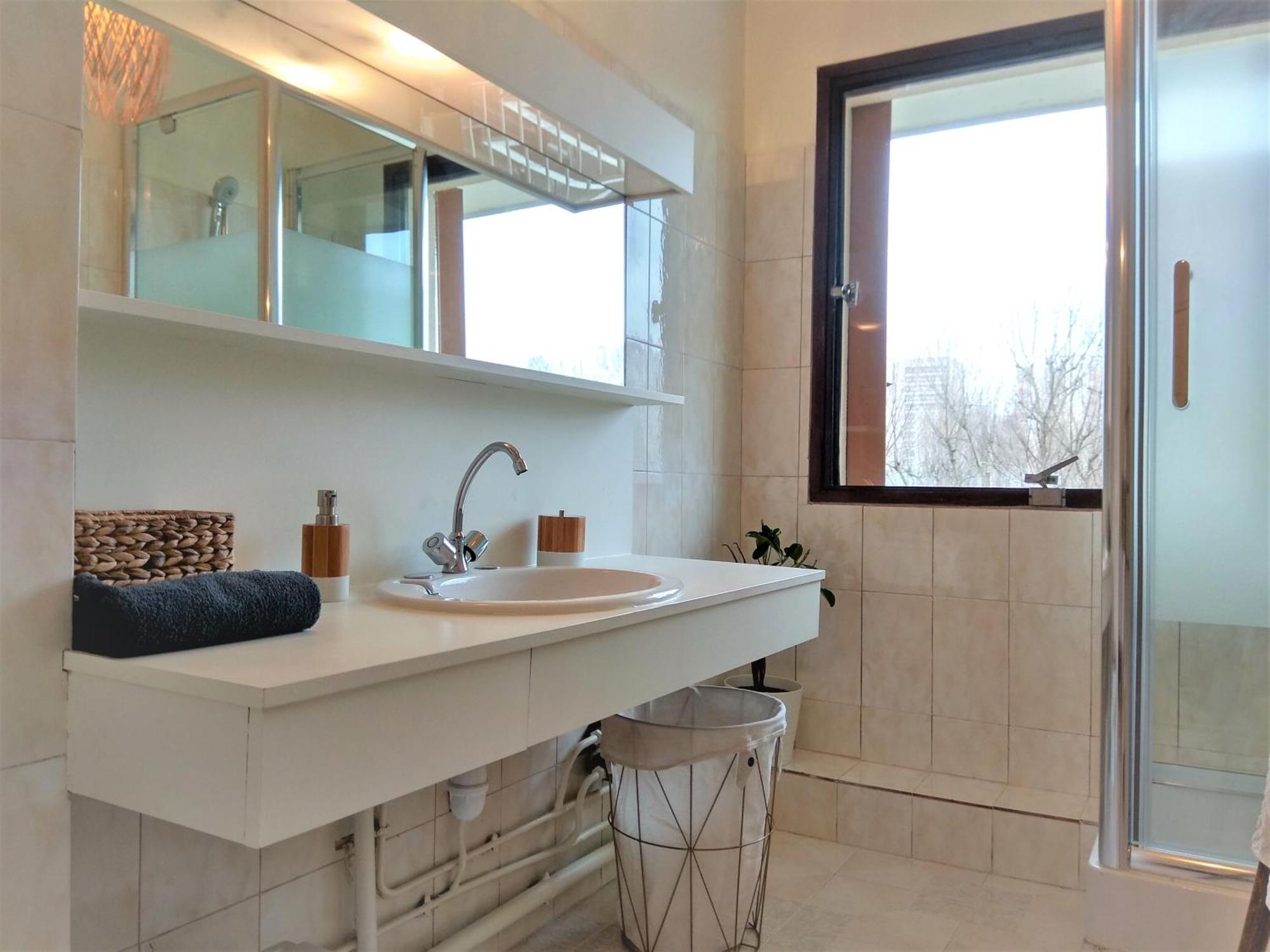 Budget Apart With Balcony And Great View Saint-Denis  Ngoại thất bức ảnh